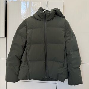 Uniqlo cropped puffer jacket size M